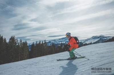 來看啦喂！教你如何選購滑雪服